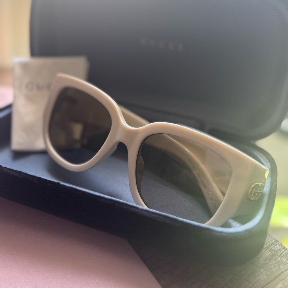 Cream Gucci Sunglasses